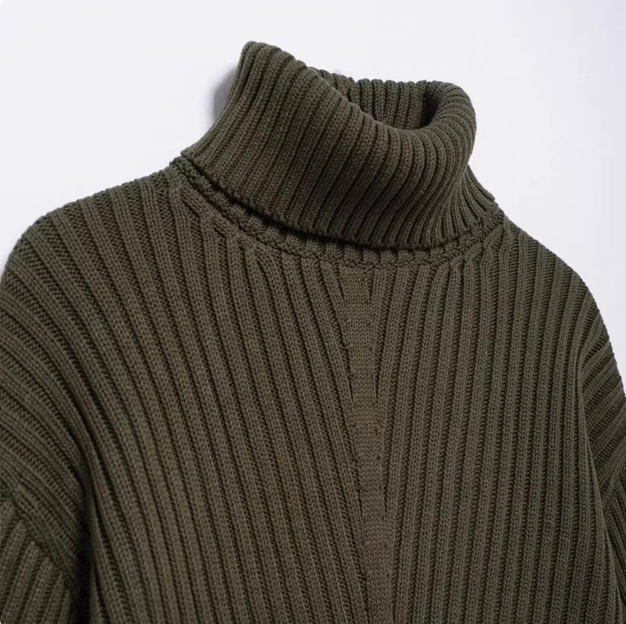 Bauchfreier Rollkragerpullover aus Strick für Frauen