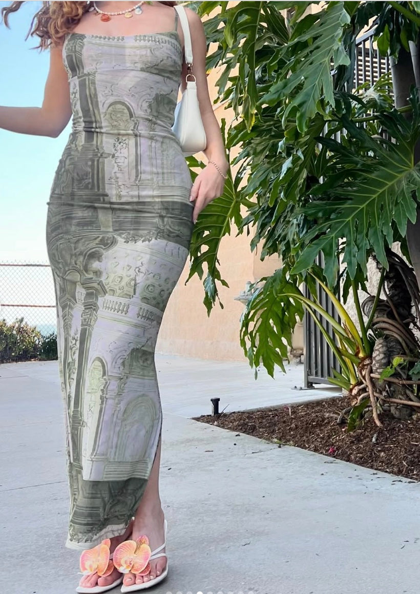 Elegantes Kleid mit französischen Barock Muster für Frauen