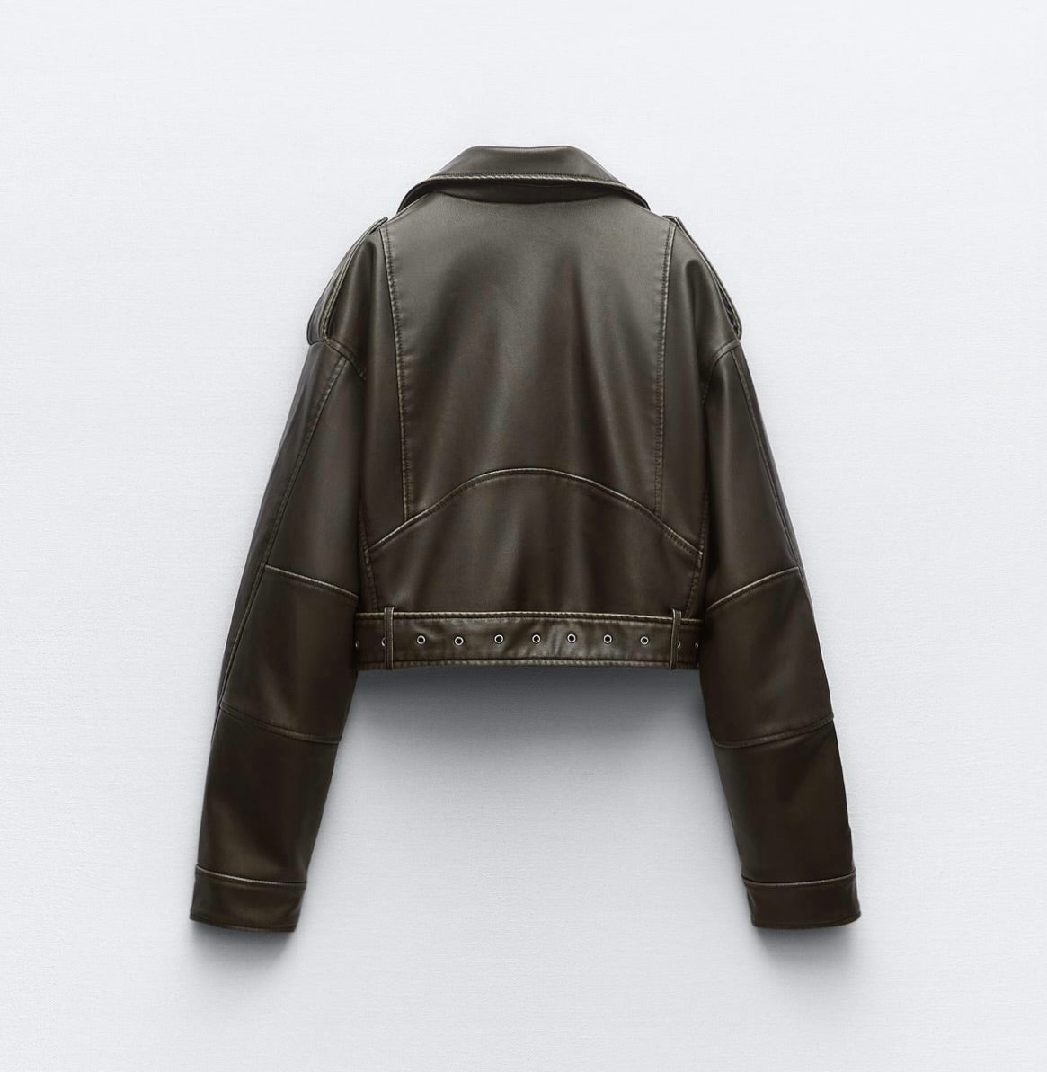 Virale Lederjacke im Crop- Top Schnitt für Frauen