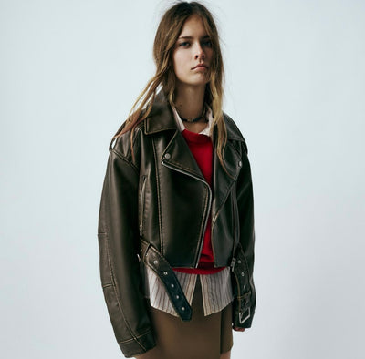 Virale Lederjacke im Crop- Top Schnitt für Frauen