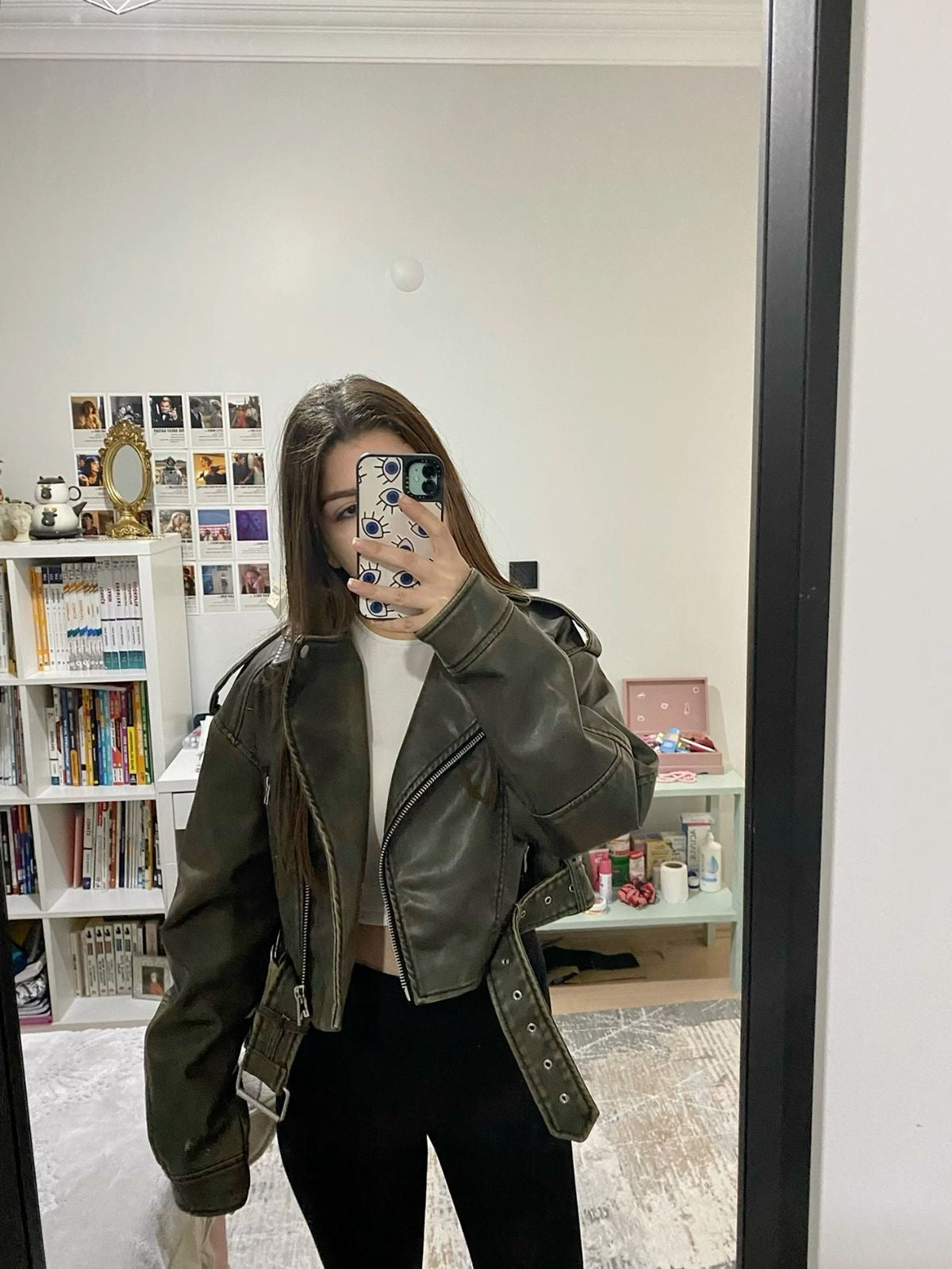 Virale Lederjacke im Crop- Top Schnitt für Frauen