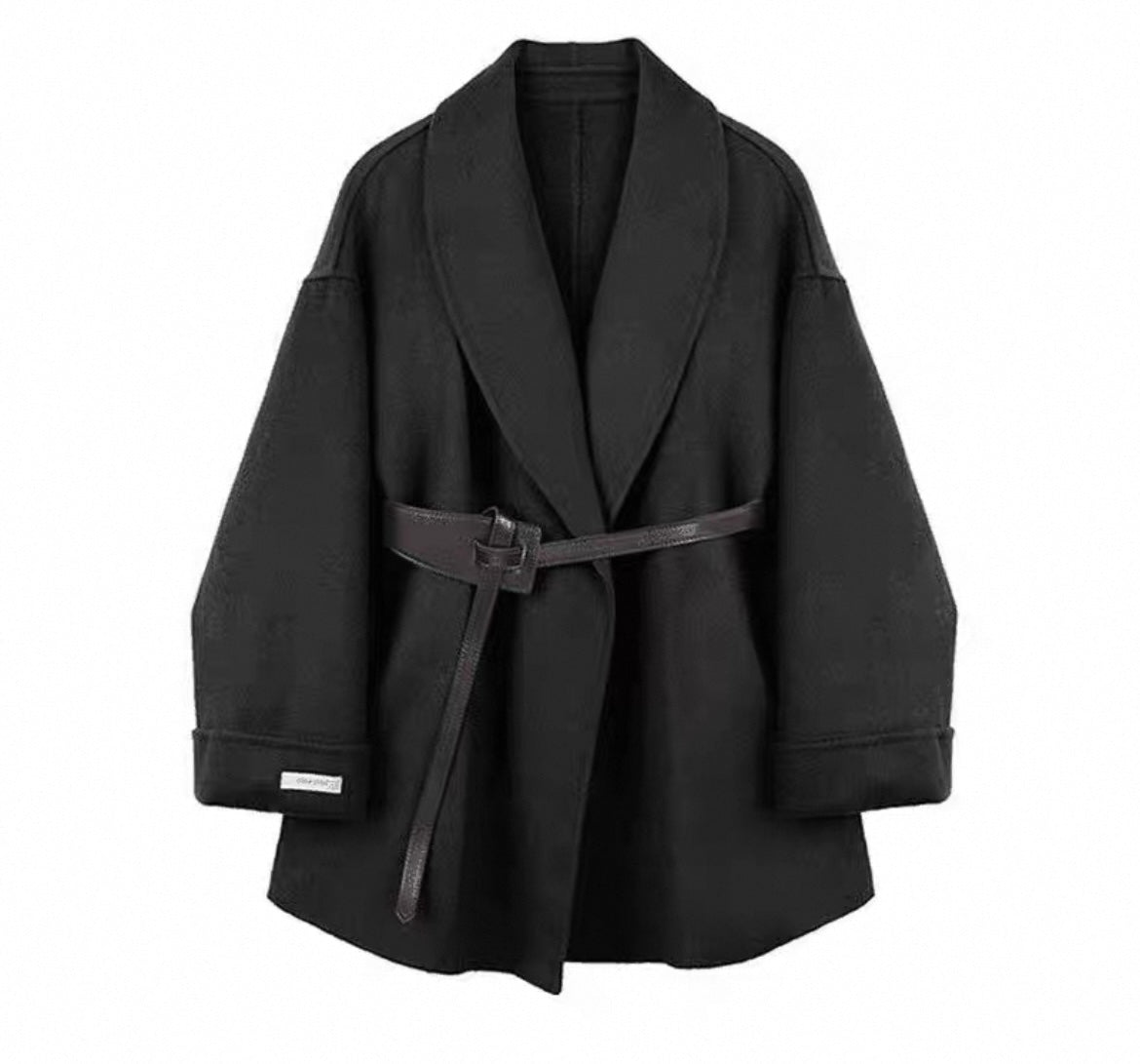 Eleganter Kurzmantel mit Bindegürtel für Frauen