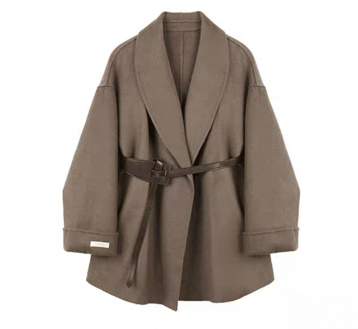 Eleganter Kurzmantel mit Bindegürtel für Frauen