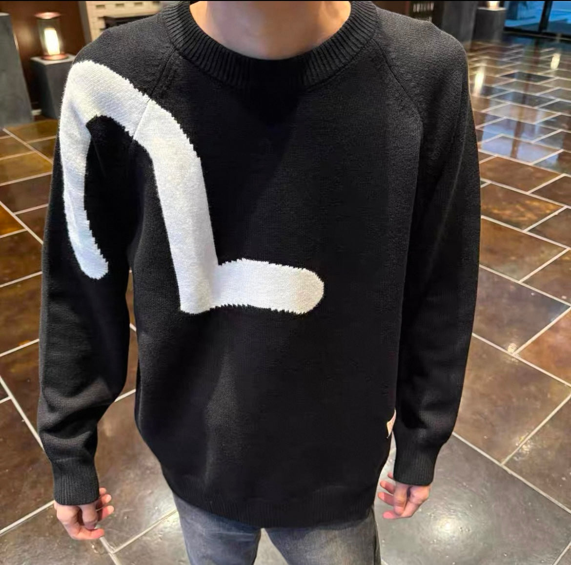 Stylisches Sweatshirt mit Monochromen Weiß Akzent für Herren