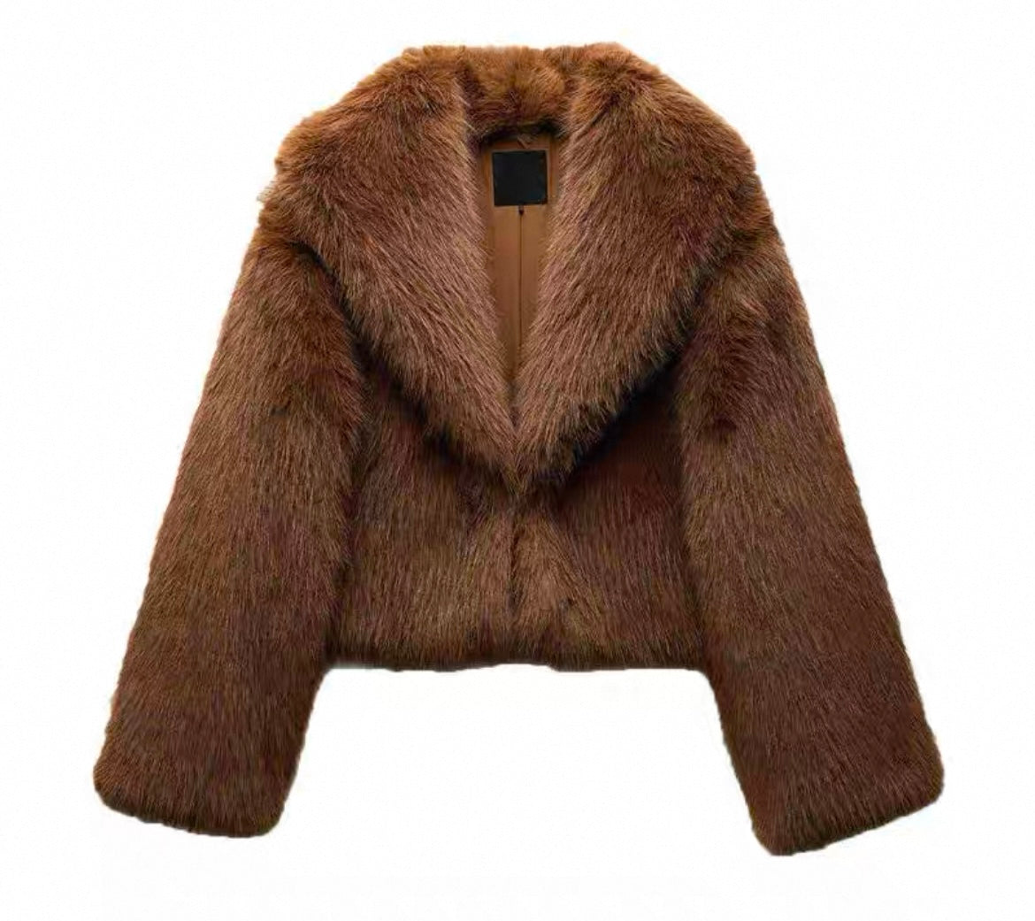 Kurzer viraler Pelzfellmantel für Frauen
