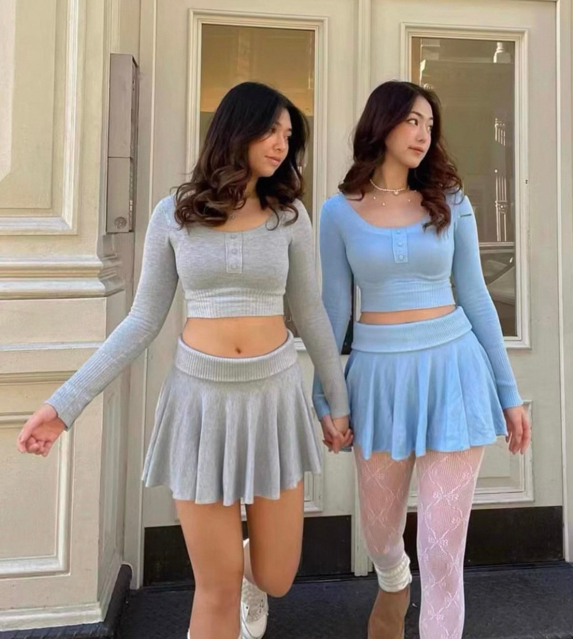 Bauchfreies Longsleeve mit Rundhalsschnitt für Frauen