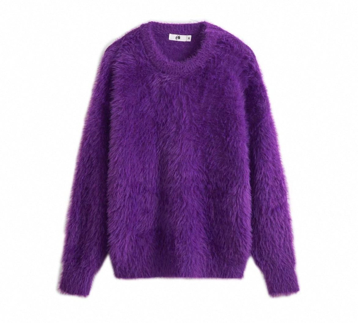 Einfarbiger Strickpullover mit weichem Fell