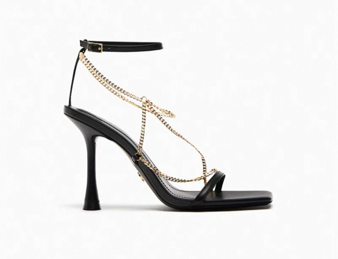 Elegante  High Heels mit hohem Absatz und Kettendetails für Frauen