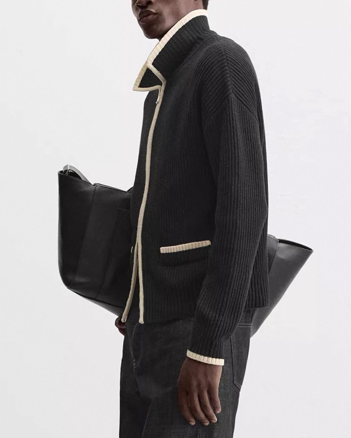 Schwarze elgante Strickjacke mit Rippenmuster und Reißverschluss für Herren