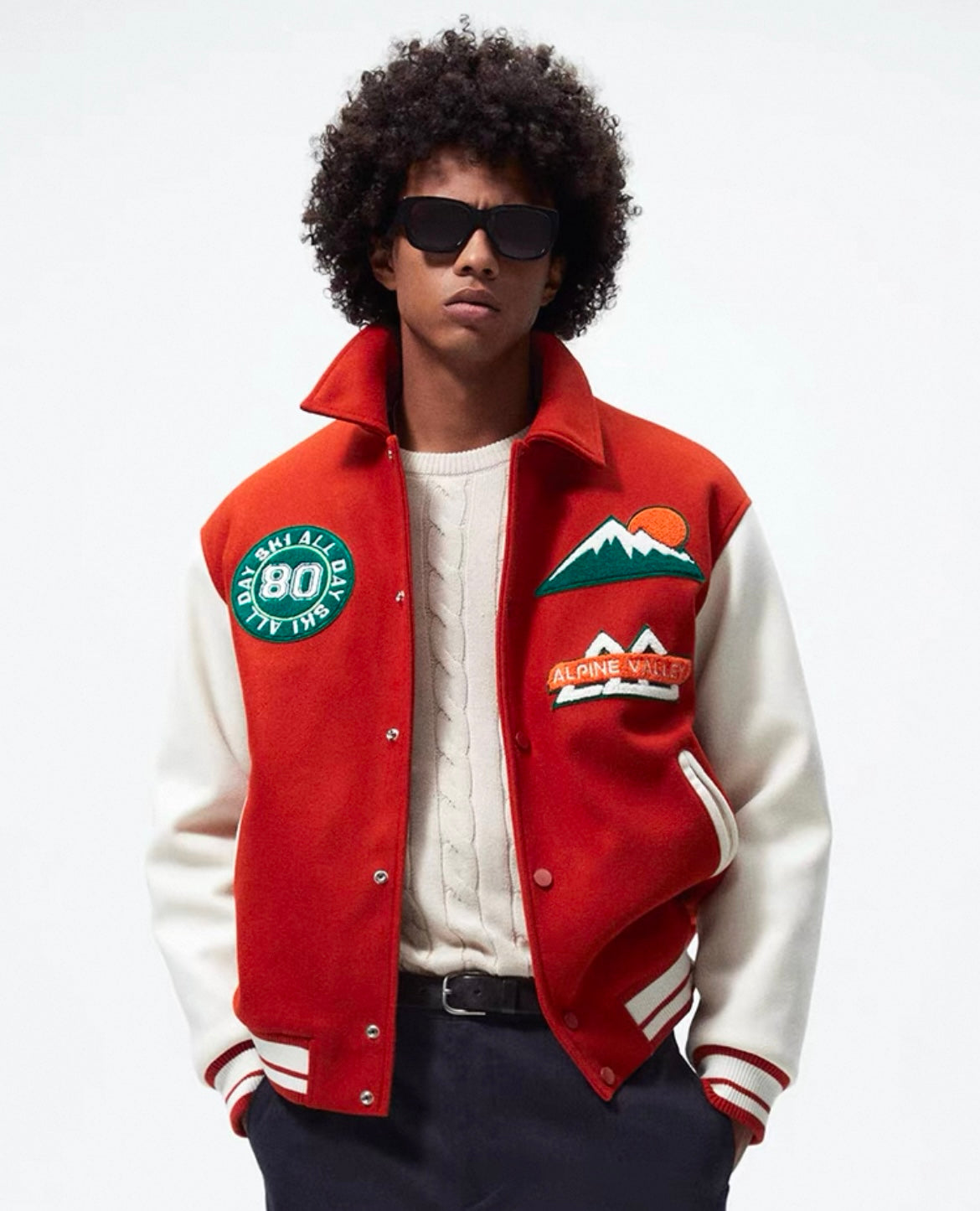 Stylische  Collegejacke mit gestricktem Motiv für Herren