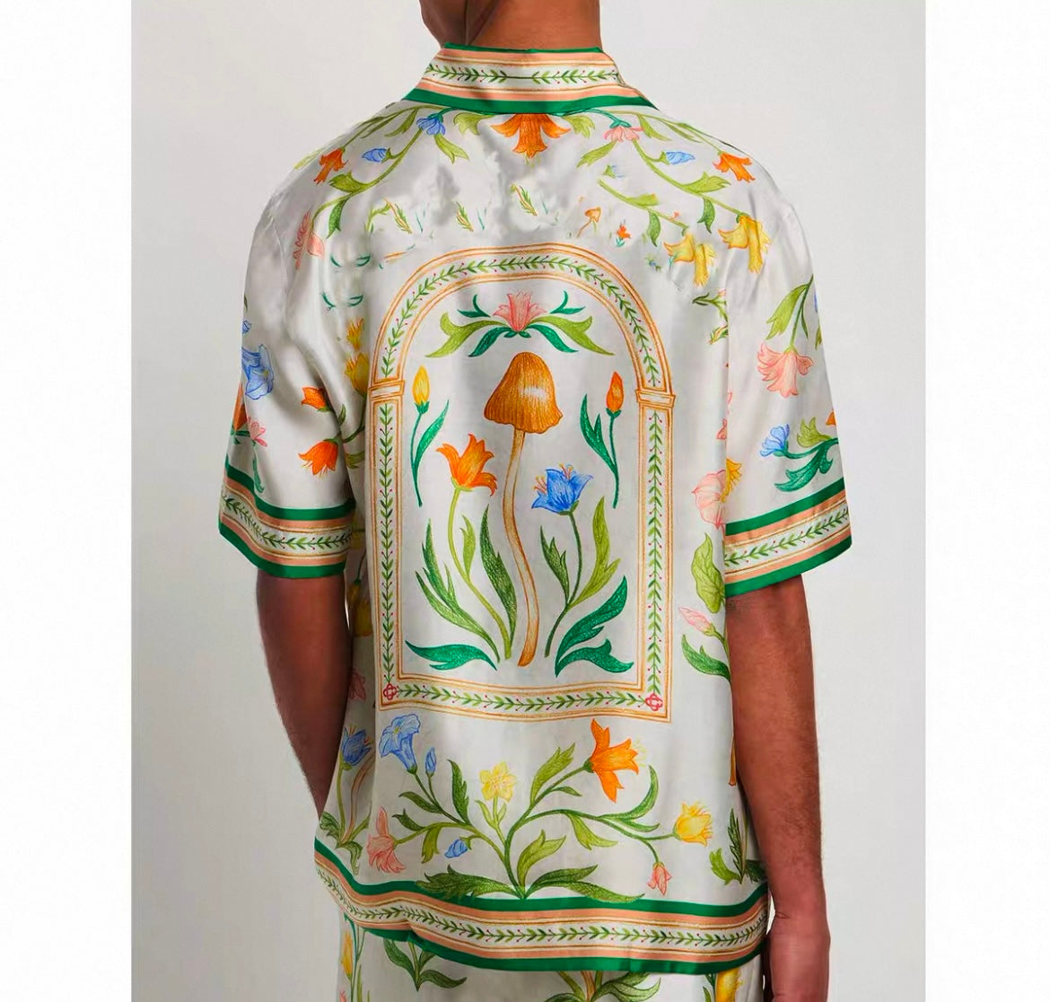 Sommerliches Seidenhemd mit Blumen Muster für Herren