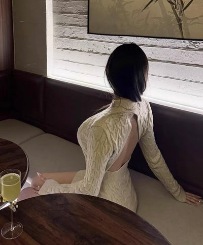 Langärmeliges Strickkleid mit Rückenausschnitt für Damen