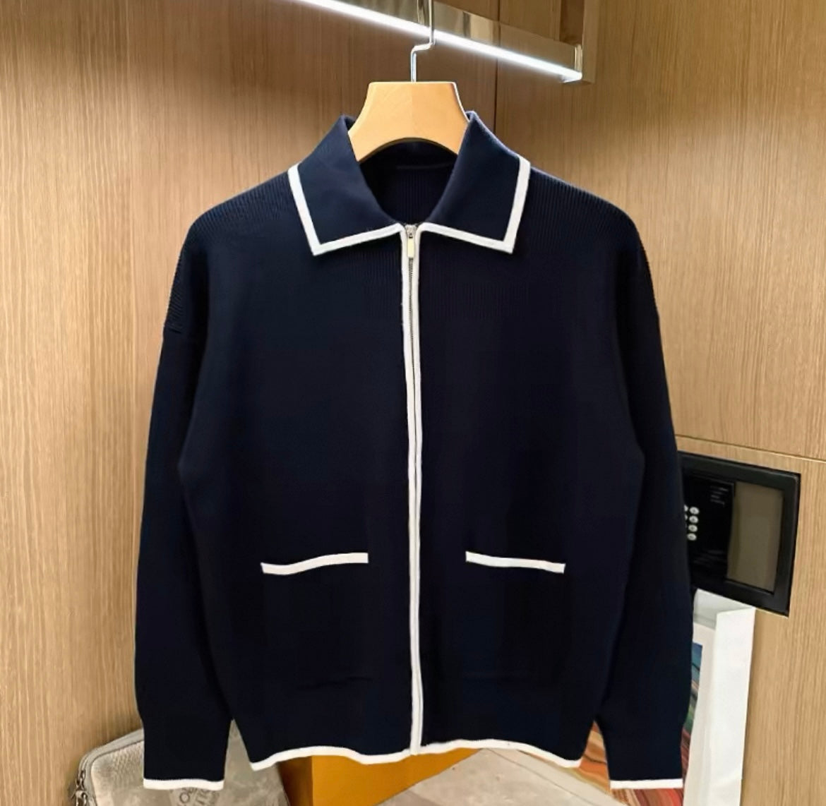 Elgante Strickjacke mit Rippenmuster und Reißverschluss für Herren